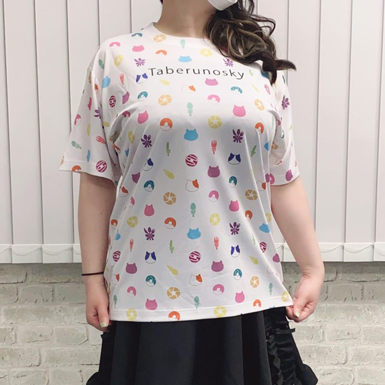 大きいサイズぽっちゃり≪受注生産≫フルグラフィックTシャツ(hungry cats pattern)オリジナルイラスト4L着用