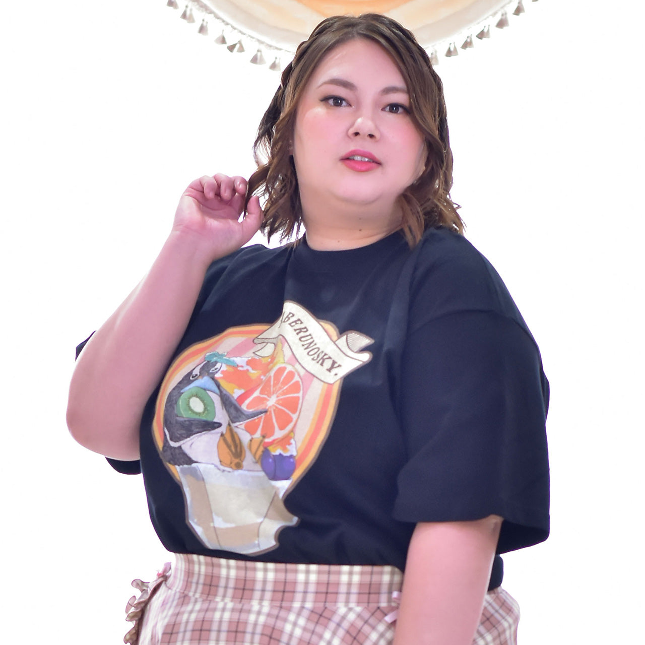 大きいサイズぽっちゃり≪受注生産≫アニマルTシャツペンギンさん/Taberunosky(タベルノスキー)オリジナルイラスト4L着用