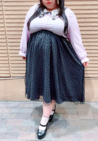 身長156cm-160cmの時のスカートの着丈83cm