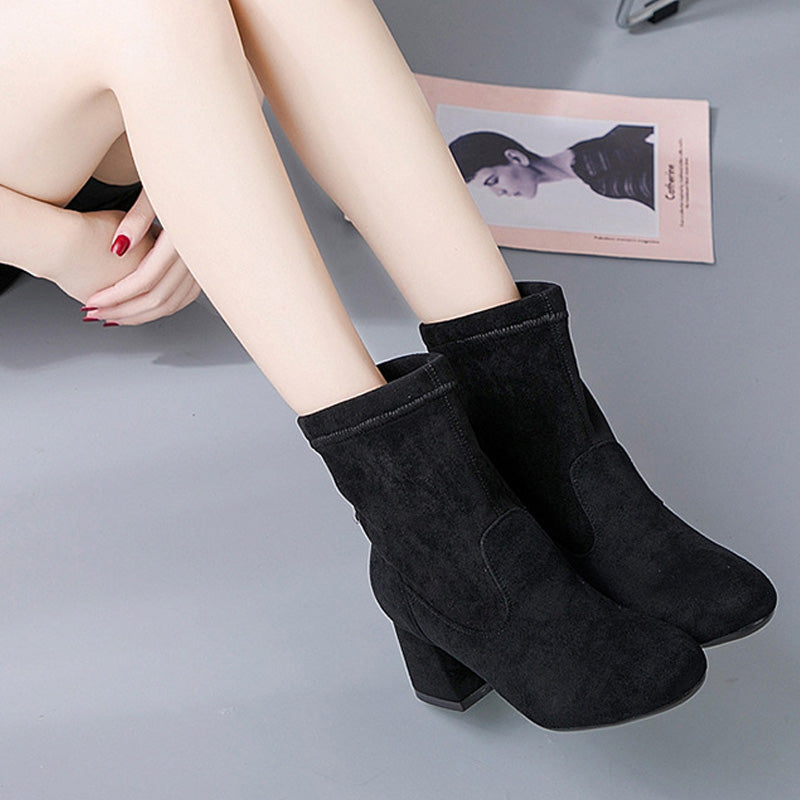 【履き口ゆったり】ブラックスエード・リラクシーヒールブーツ(大きいサイズ)