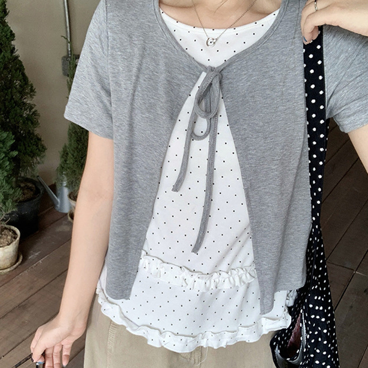 大きいサイズ レディース ドットフリルの重ね着風リボントップス (L/LL/3L/4L/5L)
