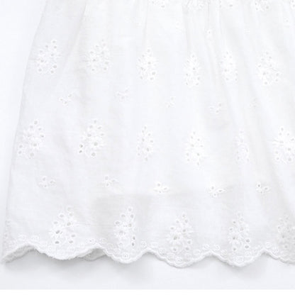 花刺繍と大きめ襟のやさしい白ワンピース(LL/3L/4L/5L/6L)