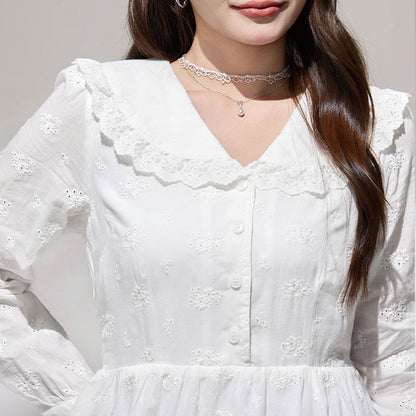 花刺繍と大きめ襟のやさしい白ワンピース(LL/3L/4L/5L/6L)