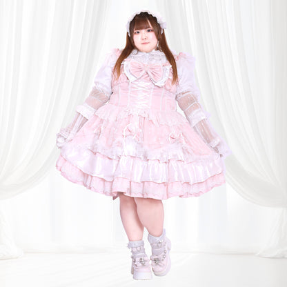 大きいサイズ レディース ピンクのロリィタワンピース 後ろ姿 着用画像 大きなリボン バック編み上げ フリル レースデザイン　5Lサイズ
