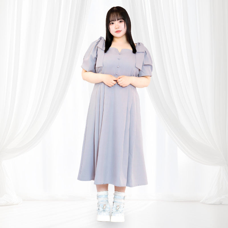大きいサイズ レディース 大きいサイズ レディース シュガーブルーボンボン・リボンワンピース（3L/4L/5L/6L）/Taberunosky（タベルノスキー）のぽっちゃりさんの正面着用画像