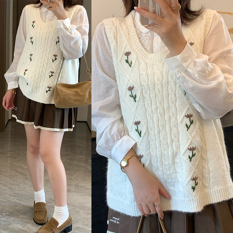大きいサイズ レディース 大きいサイズ レディースのアイボリー花刺繍ケーブルニットベスト、ゆったりシルエットで秋冬のブラウス重ね着に使えるプラスサイズトップス